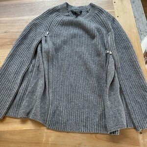 BCBAGMAXAZRIA sweater cape XS/S